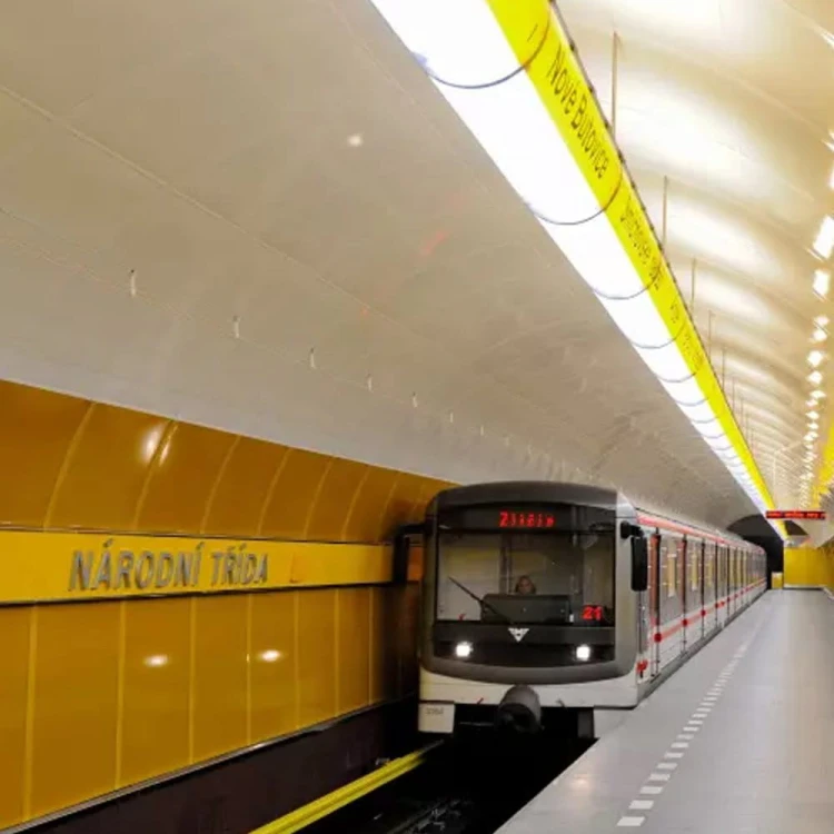 Tramwaj Pociąg Metro Metalowy 17cm