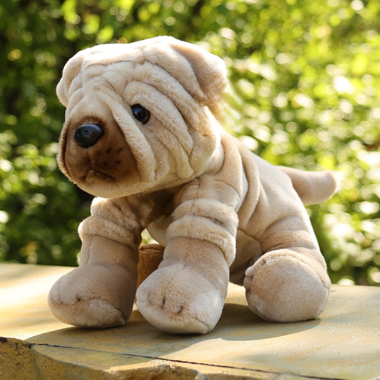 alt="Realistyczny pies Shar Pei eco friendly"