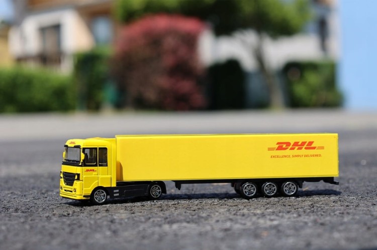 TIR Samochód Ciężarówka Kurier DHL