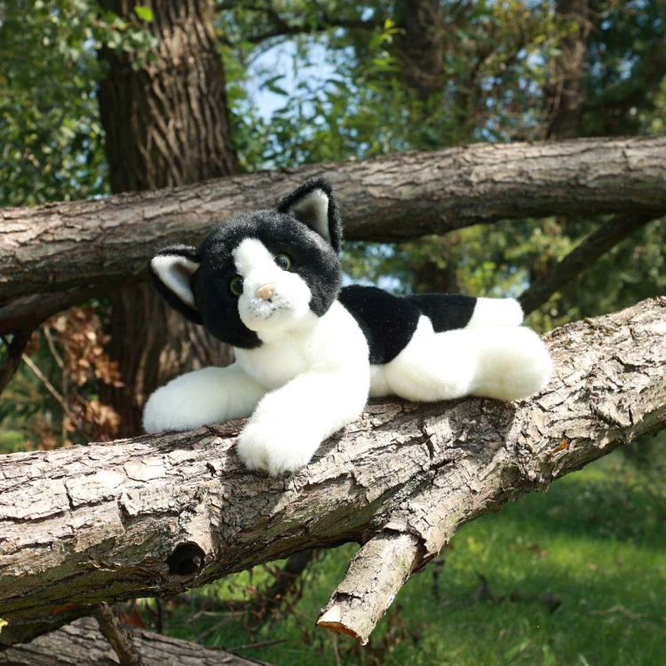 maskotka-kot-pluszak-na-drzewie